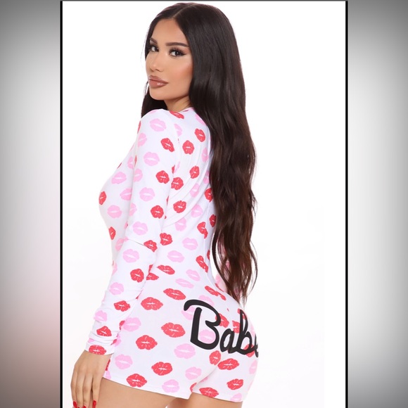 Kiss kiss PJ romper onesie - white/combo๐ - Picture 3 of 4